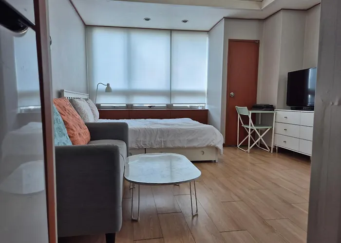 Sinsa Garosugil Urban House アパート *